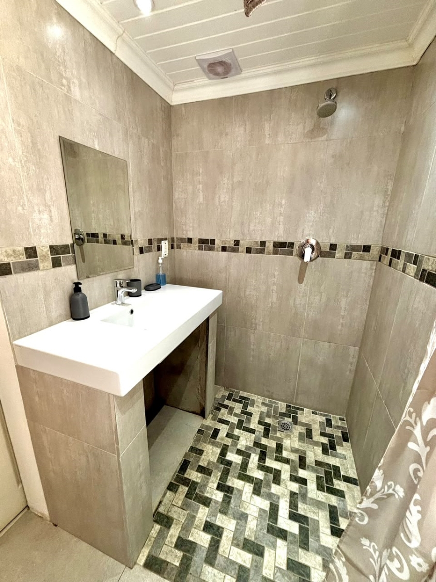6 Bedroom Property for Sale in Vasco Estate Western Cape